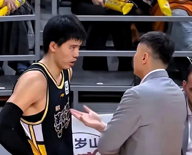 九游娱乐app下载-重磅：广东队内讧曝光：不堪忍受辱骂，焦泊乔更衣室与杜锋决裂